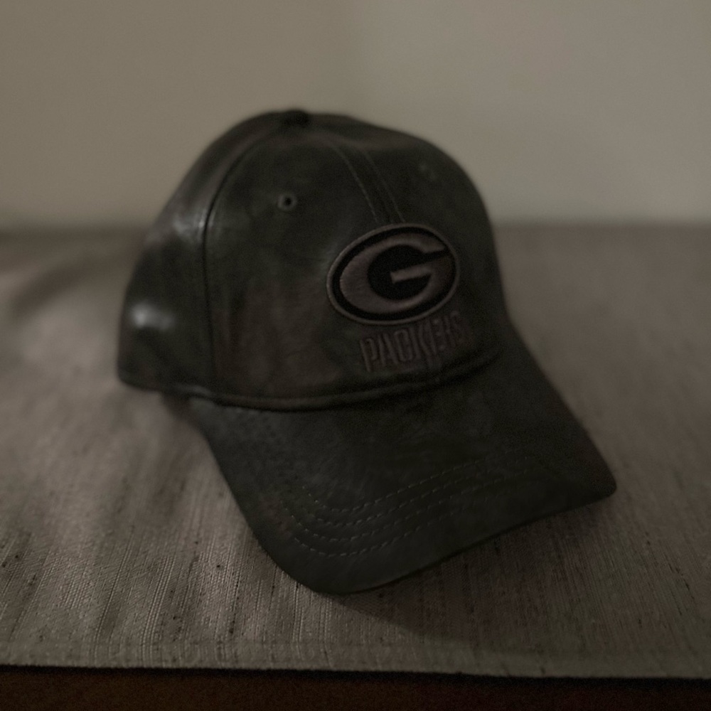 New Era Green Bay Packers Dark Gray Leather Cap